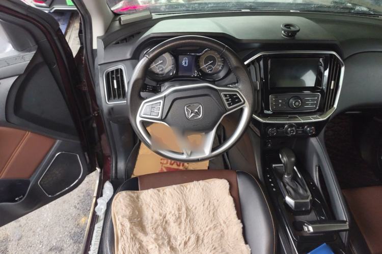 Used JMC Yusheng S350 2017 2.0T Automatic 2WD Diesel Luxury Edition 5 Seats Steering Wheel