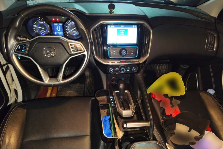 Used JMC Yusheng S350 2017 2.0T Automatic Two-Wheel Drive Diesel Ultra-Luxury 5-Seater Center Console