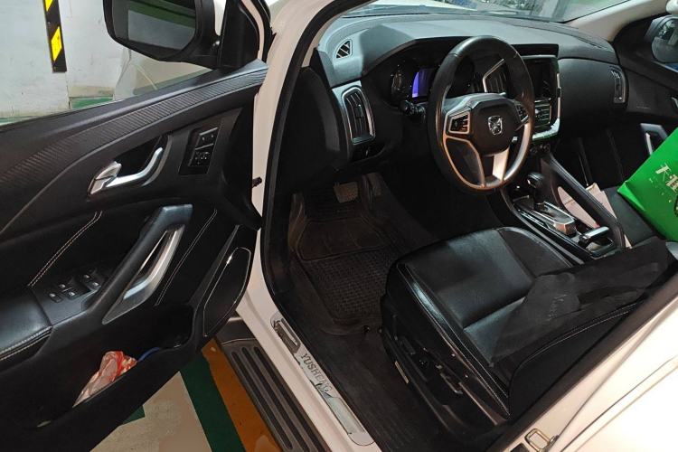 Used JMC Yusheng S350 2017 2.0T Automatic 2WD Diesel Luxury Version with Sunroof 5 Seats Driver Seat