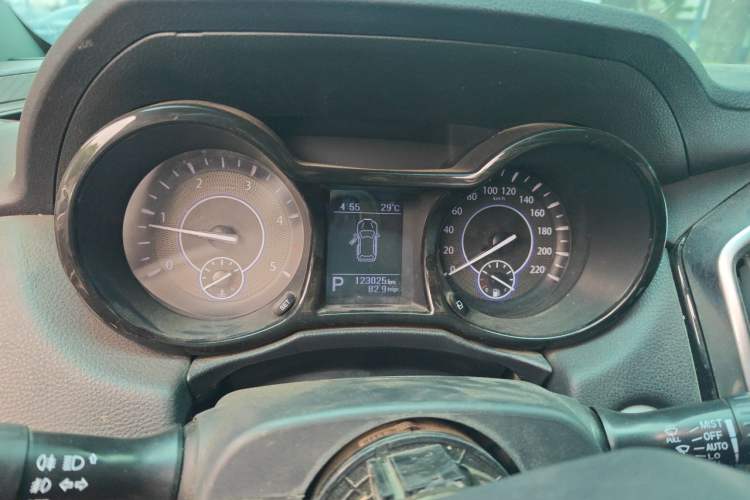 Used JMC Yusheng S350 2017 2.0T Automatic 2WD Diesel Luxury Edition 5 Seats Instrument Cluster