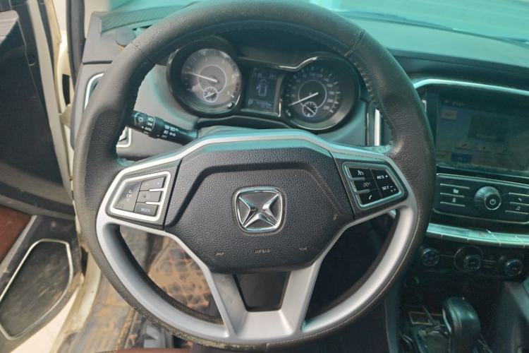 Used JMC Yusheng S350 2017 2.0T Automatic 2WD Diesel Luxury Edition 5 Seats Steering Wheel