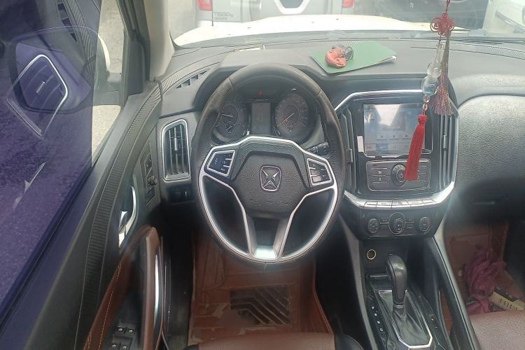 Used JMC Yusheng S350 2017 2.0T Automatic 2WD Diesel Luxury Version with Sunroof 5 Seats Steering Wheel