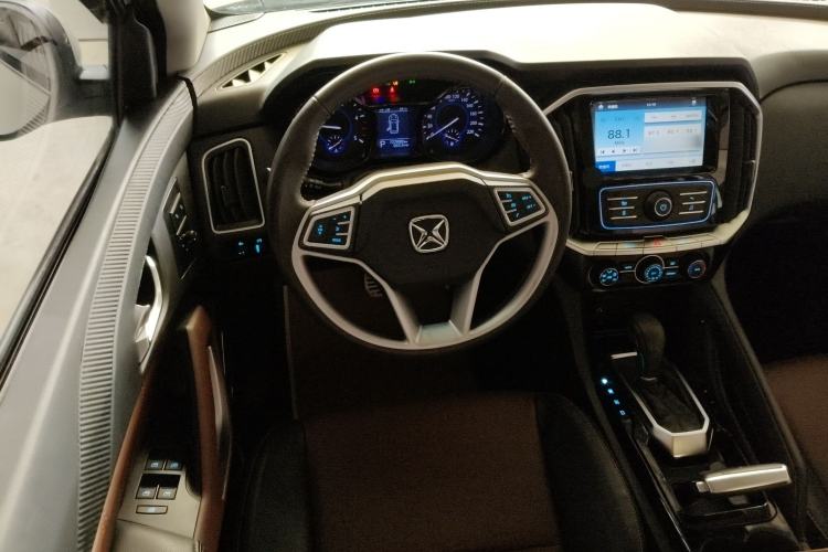 Used JMC Yusheng S350 2017 2.0T Automatic 2WD Diesel Luxury Edition 5 Seats Steering Wheel