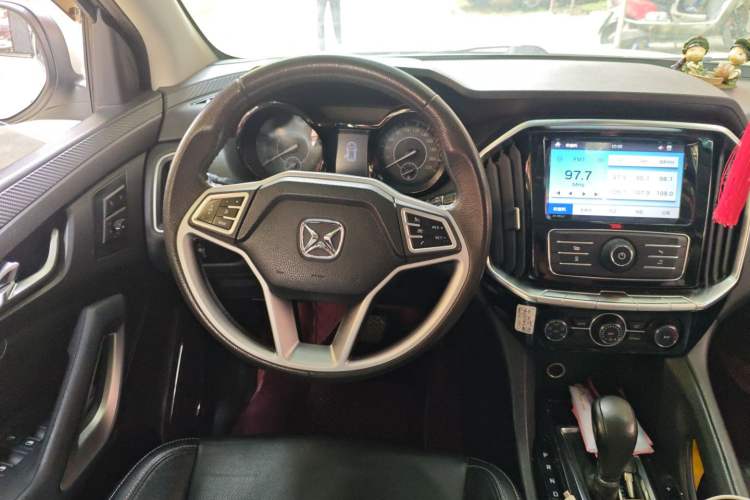Used JMC Yusheng S350 2017 2.0T Automatic 2WD Diesel Luxury Edition 5 Seats Steering Wheel