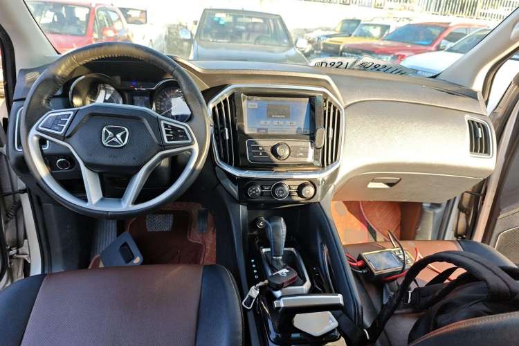 Used JMC Yusheng S350 2018 2.0T Automatic All-Wheel Drive Diesel Ultra-Luxury 5-Seater Interior 2