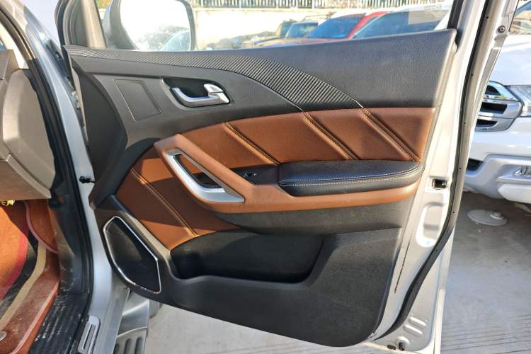 Used JMC Yusheng S350 2018 2.0T Automatic All-Wheel Drive Diesel Ultra-Luxury 5-Seater Interior 5