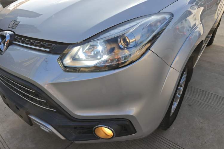 Used JMC Yusheng S350 2018 2.0T Automatic All-Wheel Drive Diesel Ultra-Luxury 5-Seater Left Front Headlight