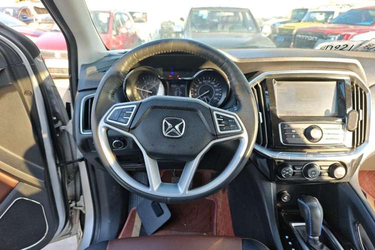 Used JMC Yusheng S350 2018 2.0T Automatic All-Wheel Drive Diesel Ultra-Luxury 5-Seater Steering Wheel