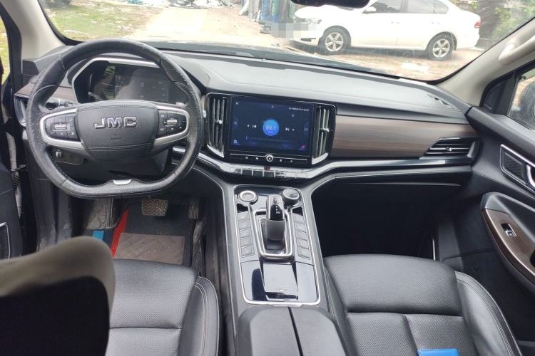 Used JMC Yusheng S350 2020 2.0T Automatic All-Wheel Drive Gasoline Comfort Edition Center Console