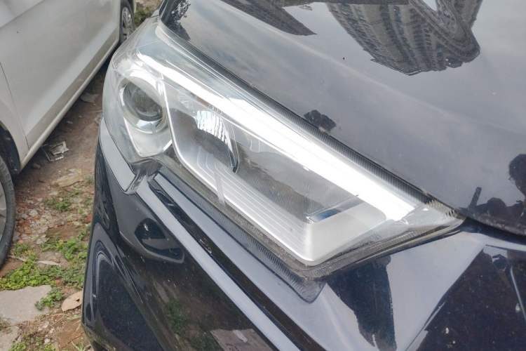 Used JMC Yusheng S350 2020 2.0T Automatic All-Wheel Drive Gasoline Comfort Edition Right Front Headlight