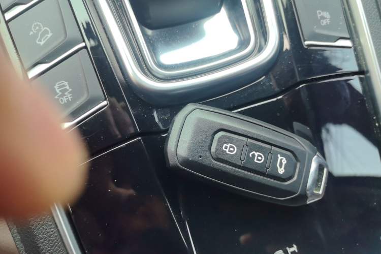 Used JMC Yusheng S350 2020 2.0T Automatic All-Wheel Drive Gasoline Comfort Edition Vehicle Key