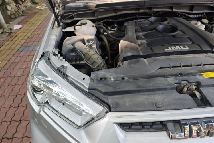 Used JMC Yusheng S350 2020 2.0T Manual 4x4 Gasoline Comfort Edition Engine Bay Right