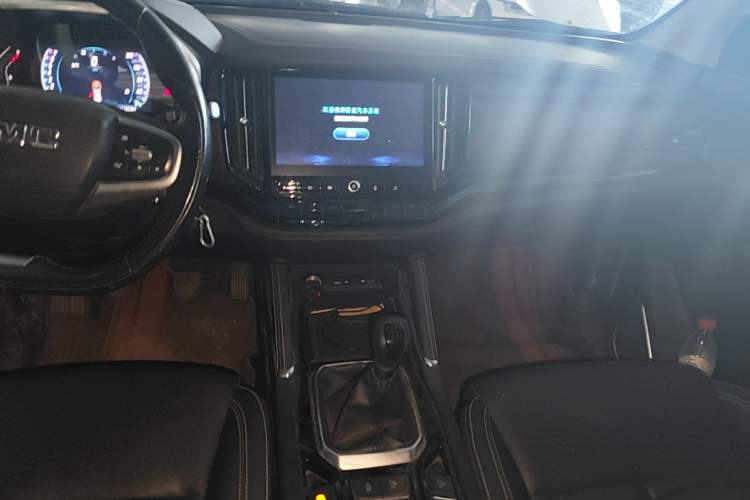 Used JMC Yusheng S350 2020 2.0T Manual 4x4 Gasoline Comfort Edition Audio And AC Panel