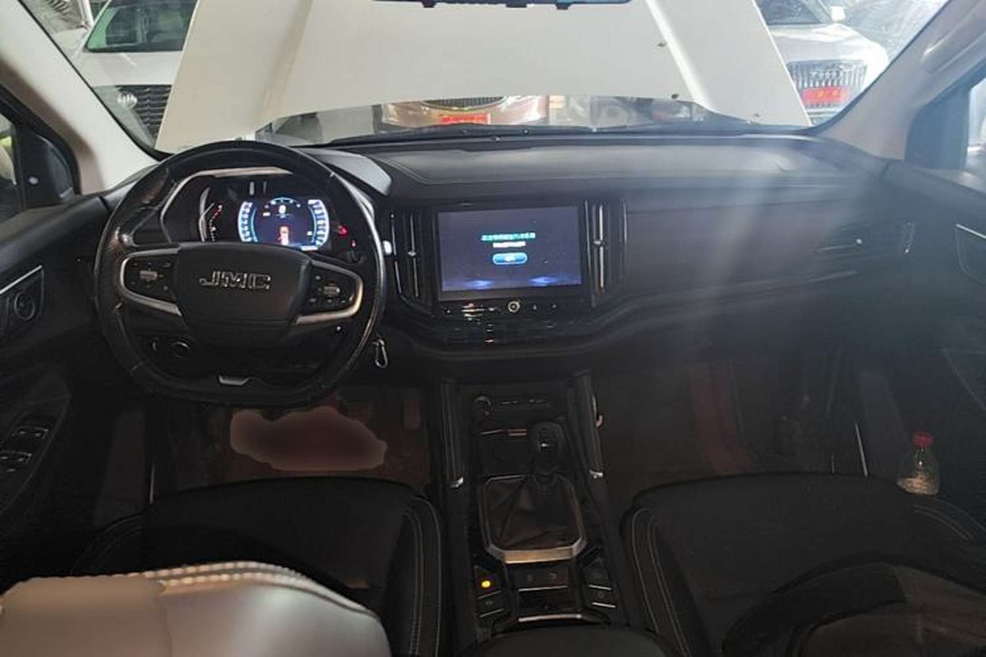 Used JMC Yusheng S350 2020 2.0T Manual 4x4 Gasoline Comfort Edition Center Console