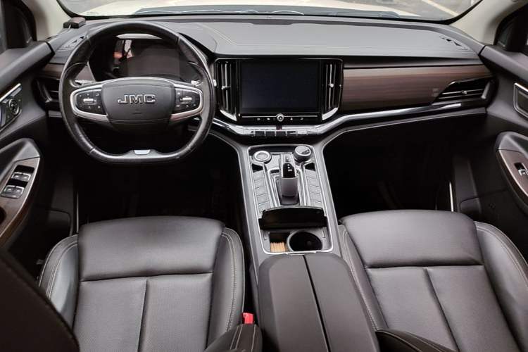 Used JMC Yusheng S350 2020 2.0T Automatic All-Wheel Drive Gasoline Comfort Edition Center Console