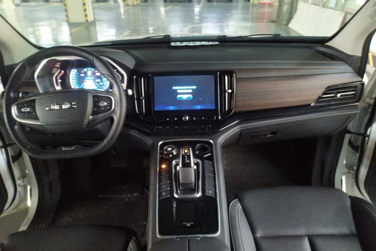 Used JMC Yusheng S350 2020 2.0T Automatic Two-Wheel Drive Gasoline Comfort Edition Center Console