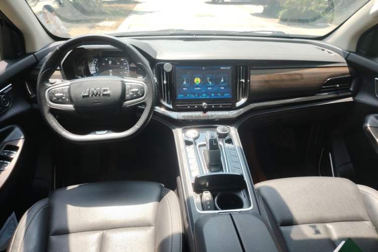 Used JMC Yusheng S350 2020 2.0T Automatic All-Wheel Drive Gasoline Comfort Edition Center Console