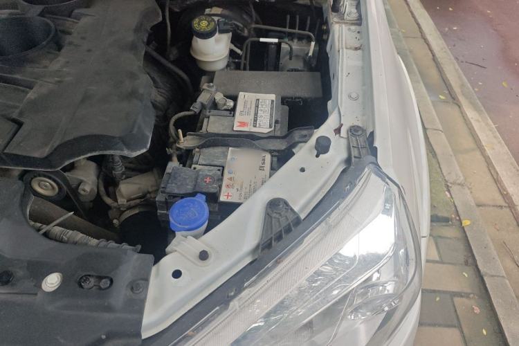 Used JMC Yusheng S350 2020 2.0T Automatic All-Wheel Drive Gasoline Comfort Edition Engine Bay Left
