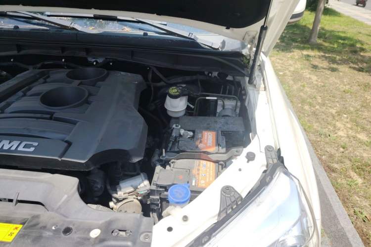 Used JMC Yusheng S350 2020 2.0T Automatic All-Wheel Drive Gasoline Comfort Edition Engine Bay Left