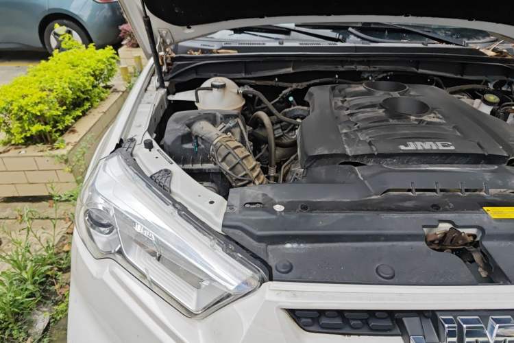Used JMC Yusheng S350 2020 2.0T Automatic All-Wheel Drive Gasoline Comfort Edition Engine Bay Right