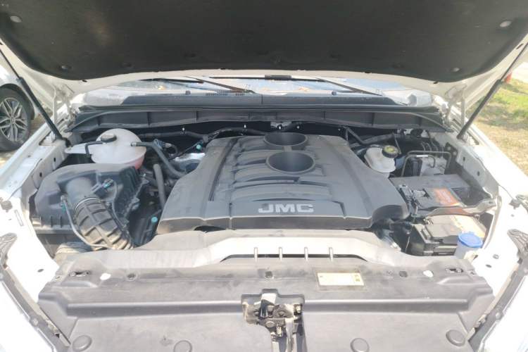 Used JMC Yusheng S350 2020 2.0T Automatic All-Wheel Drive Gasoline Comfort Edition Engine Bay