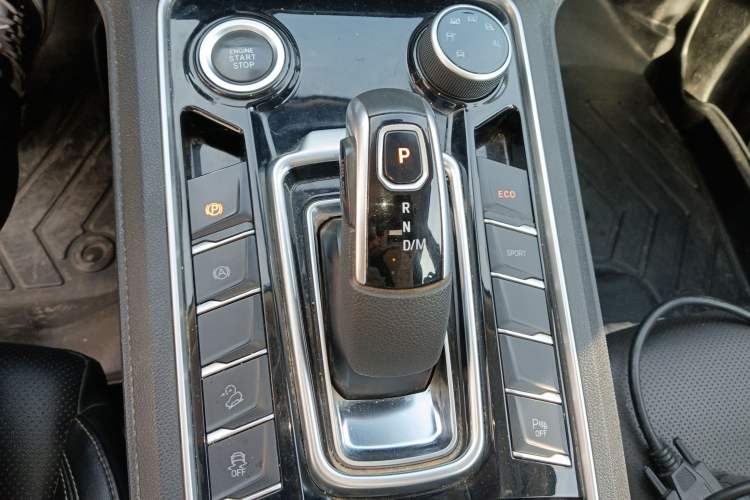 Used JMC Yusheng S350 2020 2.0T Automatic All-Wheel Drive Diesel Comfort Edition Gear Lever