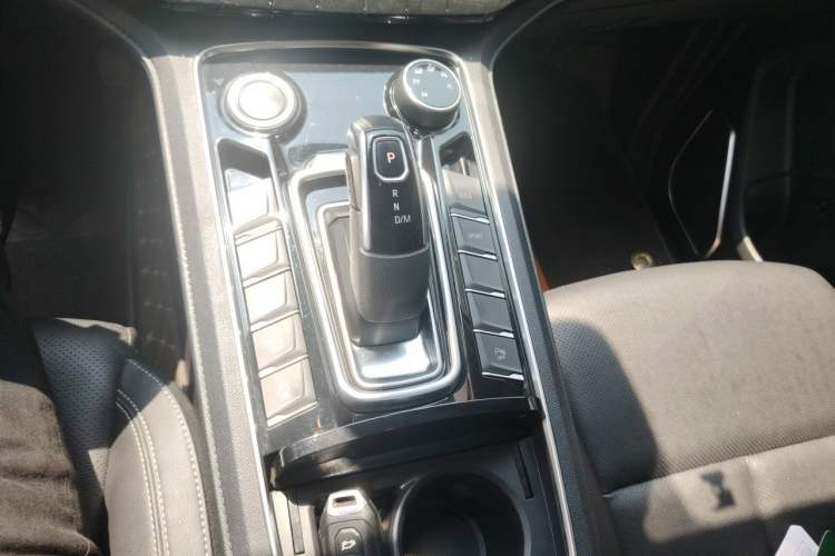 Used JMC Yusheng S350 2020 2.0T Automatic All-Wheel Drive Gasoline Comfort Edition Gear Lever