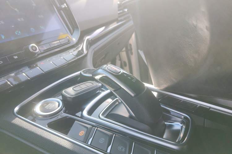 Used JMC Yusheng S350 2020 2.0T Automatic All-Wheel Drive Gasoline Comfort Edition Gear Lever