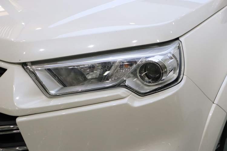Used JMC Yusheng S350 2020 2.0T Automatic All-Wheel Drive Gasoline Comfort Edition Left Front Headlight