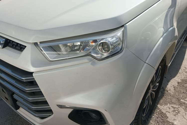 Used JMC Yusheng S350 2020 2.0T Automatic All-Wheel Drive Diesel Comfort Edition Left Front Headlight