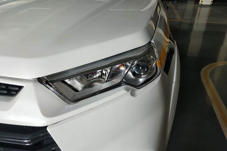 Used JMC Yusheng S350 2020 2.0T Automatic Two-Wheel Drive Gasoline Comfort Edition Left Front Headlight