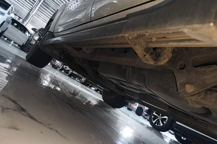 Used JMC Yusheng S350 2020 2.0T Manual 4x4 Gasoline Comfort Edition Left Side Sill