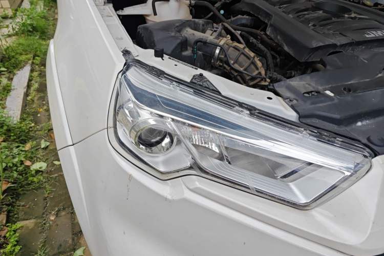 Used JMC Yusheng S350 2020 2.0T Automatic All-Wheel Drive Gasoline Comfort Edition Right Front Headlight
