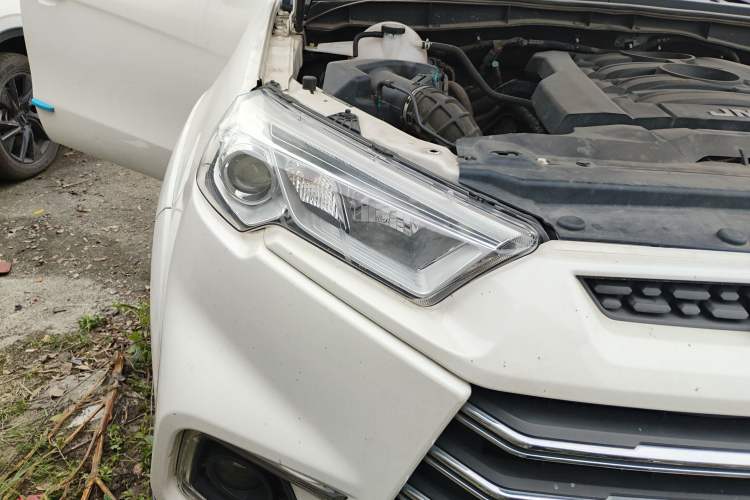 Used JMC Yusheng S350 2020 2.0T Automatic All-Wheel Drive Gasoline Comfort Edition Right Front Headlight