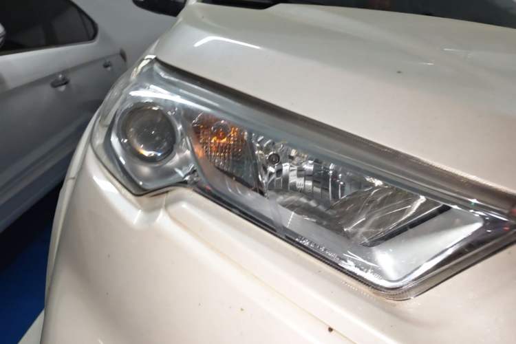 Used JMC Yusheng S350 2020 2.0T Automatic All-Wheel Drive Diesel Comfort Edition Right Front Headlight