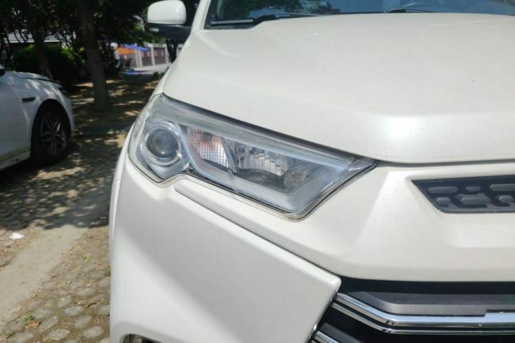 Used JMC Yusheng S350 2020 2.0T Automatic All-Wheel Drive Gasoline Comfort Edition Right Front Headlight