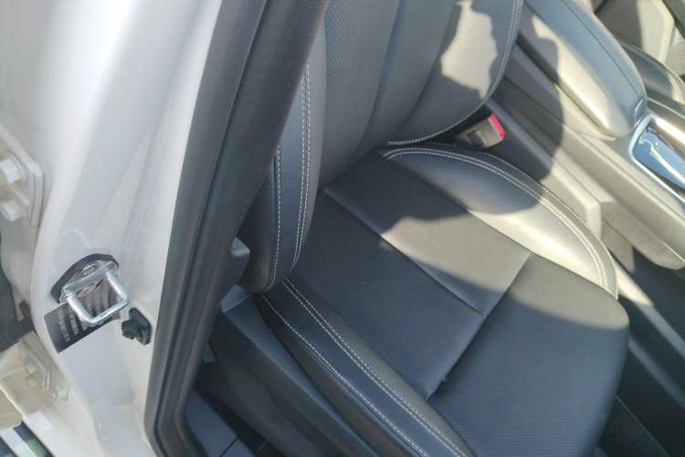 Used JMC Yusheng S350 2020 2.0T Automatic All-Wheel Drive Gasoline Comfort Edition Right Front Seat