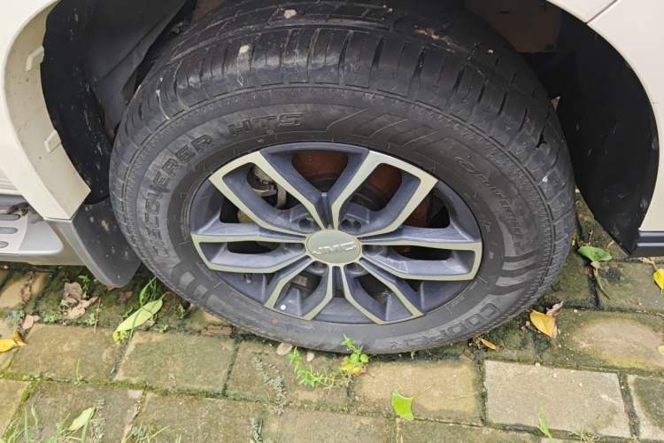 Used JMC Yusheng S350 2020 2.0T Automatic All-Wheel Drive Gasoline Comfort Edition Right Front Wheel Hub