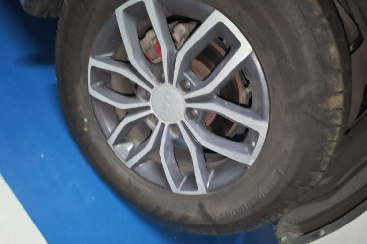 Used JMC Yusheng S350 2020 2.0T Automatic All-Wheel Drive Diesel Comfort Edition Right Front Wheel Hub