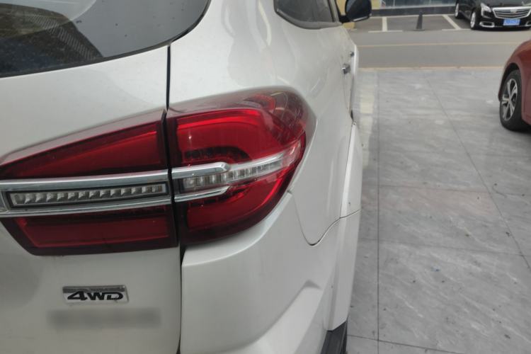 Used JMC Yusheng S350 2020 2.0T Automatic All-Wheel Drive Gasoline Comfort Edition Right Rear Taillight