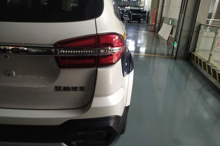 Used JMC Yusheng S350 2020 2.0T Automatic Two-Wheel Drive Gasoline Comfort Edition Right Rear Taillight