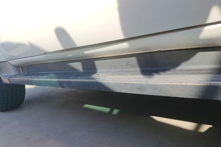 Used JMC Yusheng S350 2020 2.0T Automatic All-Wheel Drive Gasoline Comfort Edition Right Side Sill