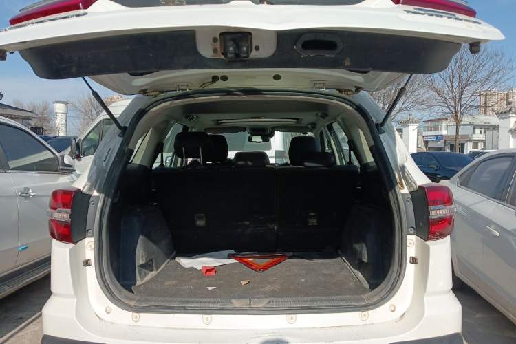 Used JMC Yusheng S350 2020 2.0T Automatic All-Wheel Drive Diesel Comfort Edition Trunk