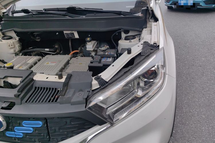 Used JMEV 2018 Comfort Edition Engine Bay Left