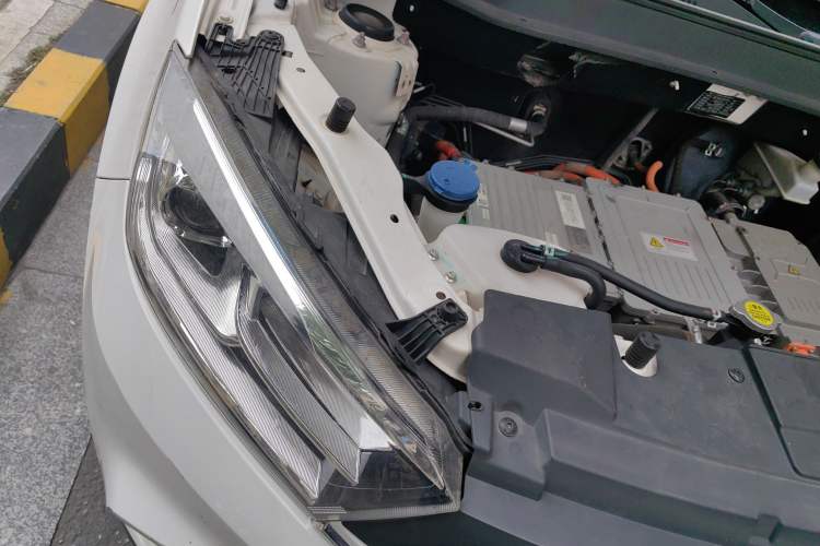 Used JMEV 2018 Comfort Edition Engine Bay Right