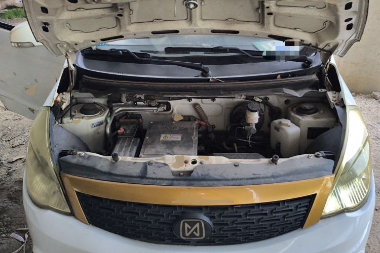Used JMEV E100B 2016 E100 Standard Model Engine Bay