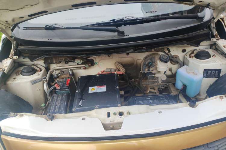 Used JMEV E100B 2016 E100 Standard Model Engine Bay