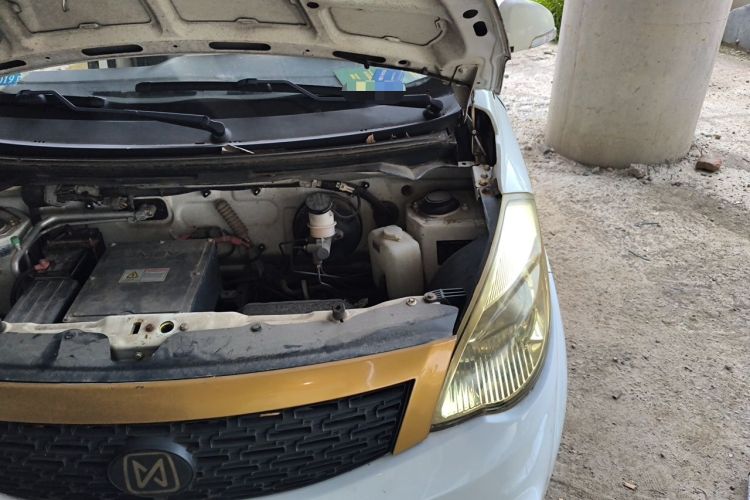 Used JMEV E100B 2016 E100 Standard Model Engine Bay Left