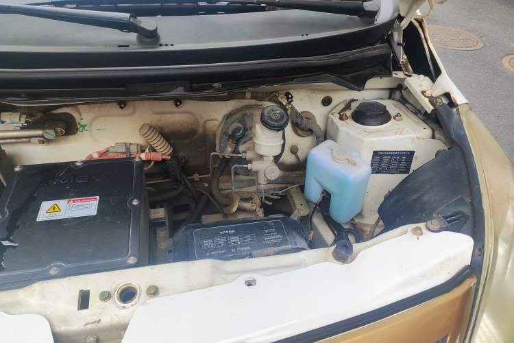 Used JMEV E100B 2016 E100 Standard Model Engine Bay Left