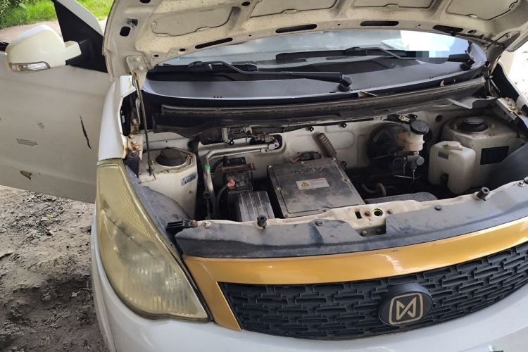 Used JMEV E100B 2016 E100 Standard Model Engine Bay Right